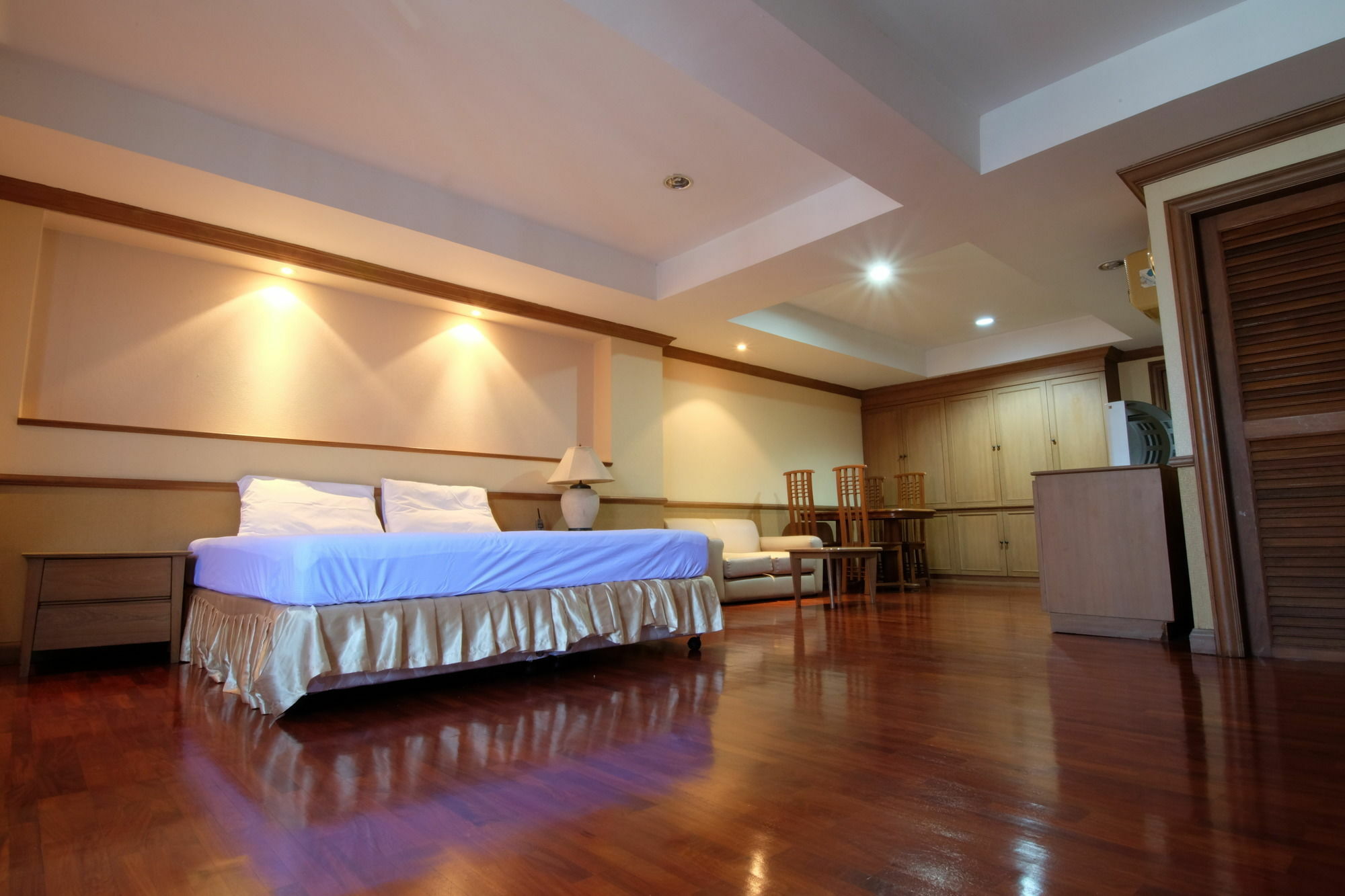 Alameda Suites Hotel Bangkok Dış mekan fotoğraf